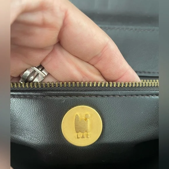 LAI authentic crocodile gold chain purse - Picture 5 of 10